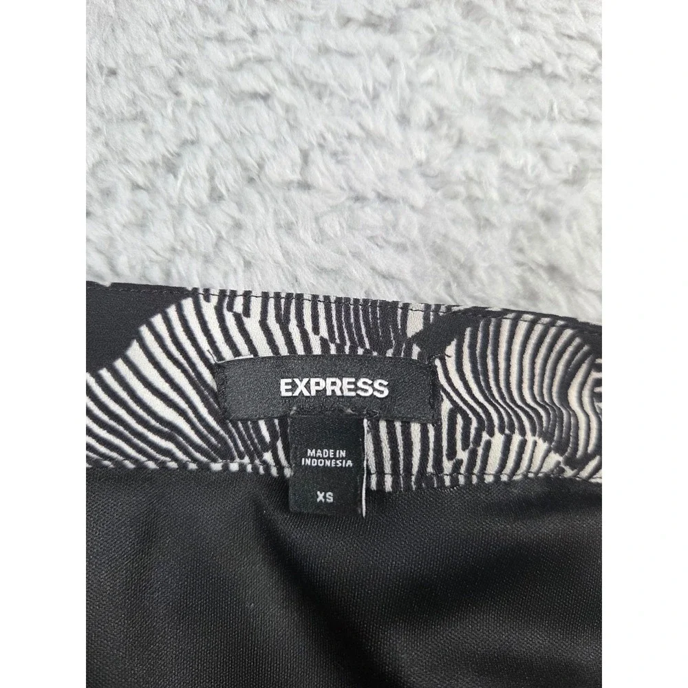 Spring Flowy Black White Floral Maxi Skirt Womens XS Graphic Print Lined Express - Picture 6 of 7